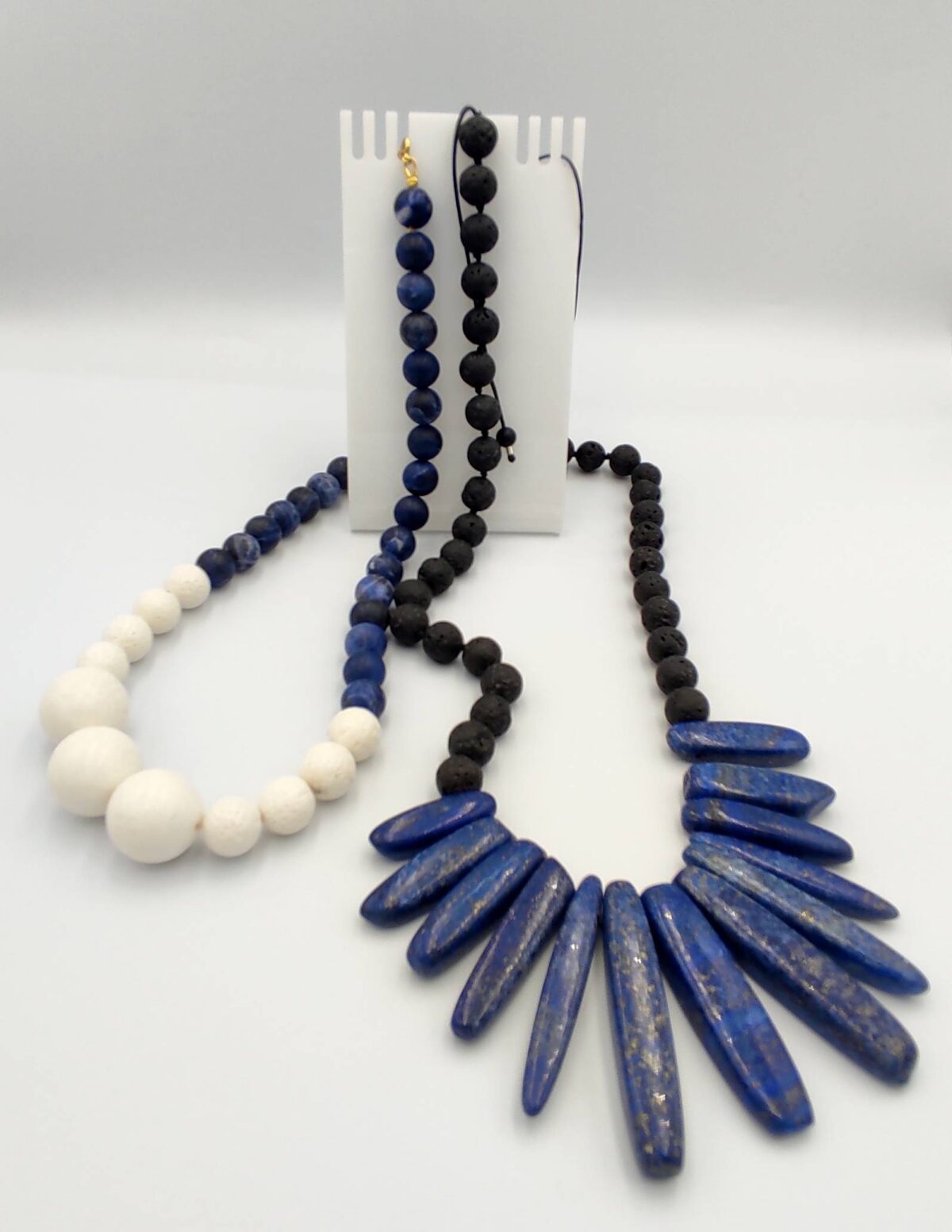 neclace with semiprecious gems - Image 2