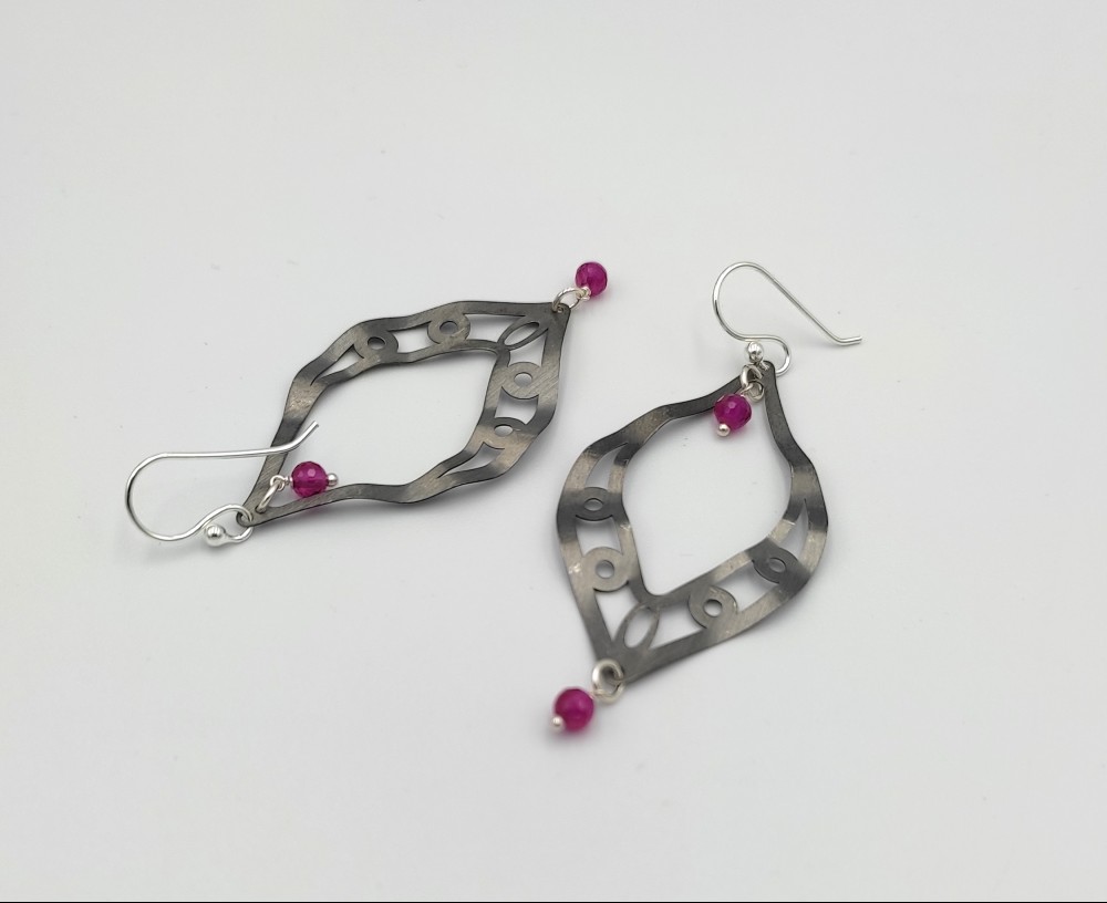 black plated silver 925 earrings with rubies black plated silver 925 earrings with rubies - Image 1